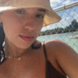 Meet your Posher, Yisel